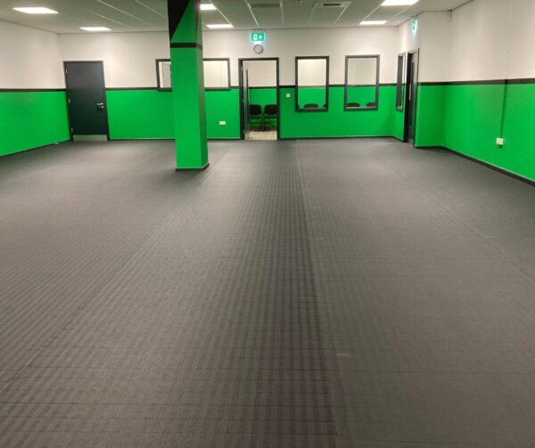 Roll Out Mat - 3m x 1.5m x 40mm Black - Image 4