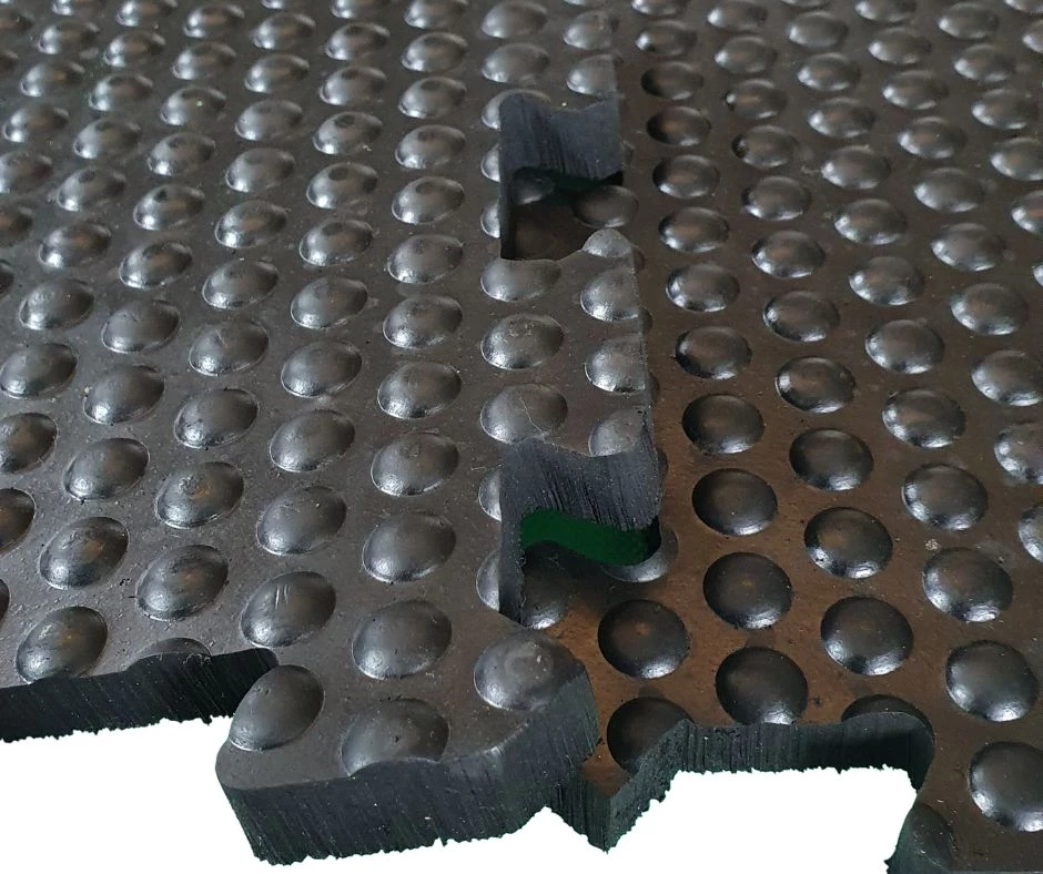Jigsaw 17mm 0.91m (3ft) x 1.22m (4ft) Stud Dot Rubber Stable Mats - Image 2