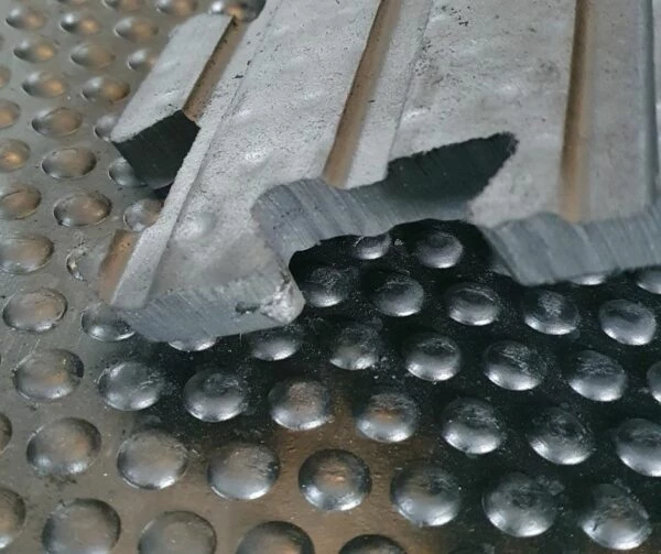 Jigsaw 17mm 0.91m (3ft) x 1.22m (4ft) Stud Dot Rubber Stable Mats