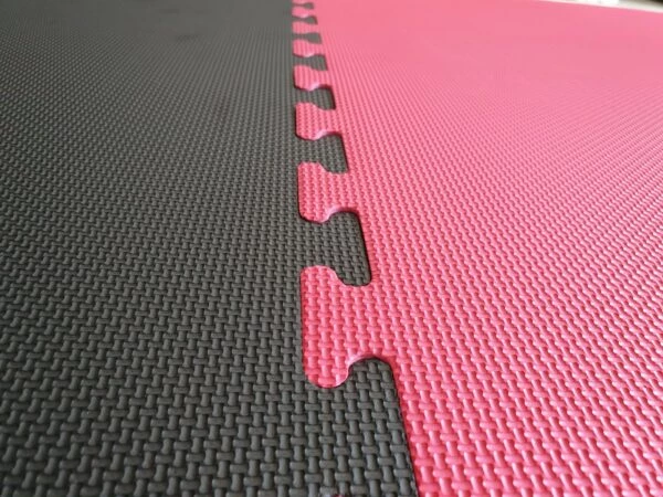 20mm Parlour Pit Mats Black/Red 1m x 1m - Image 2